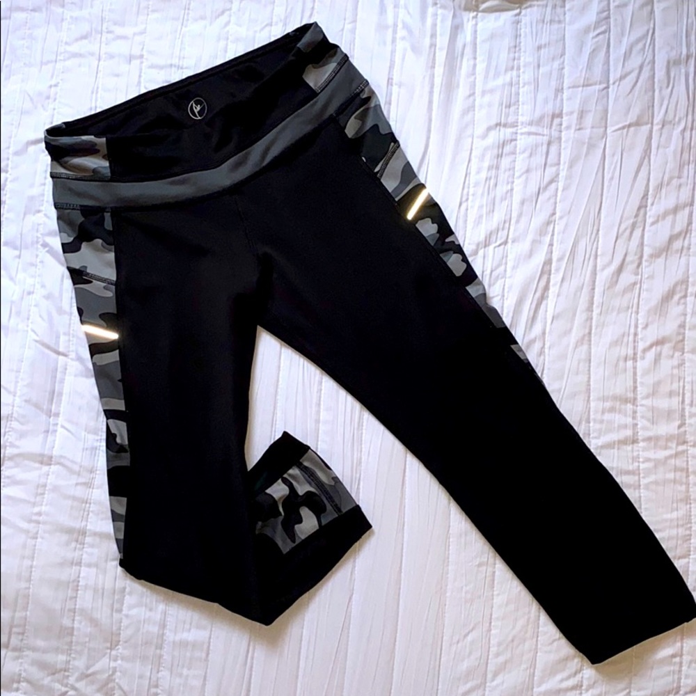 Active Life Camo Capri Running Pants